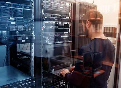 field-services-tech400x290-min Field Services Tech